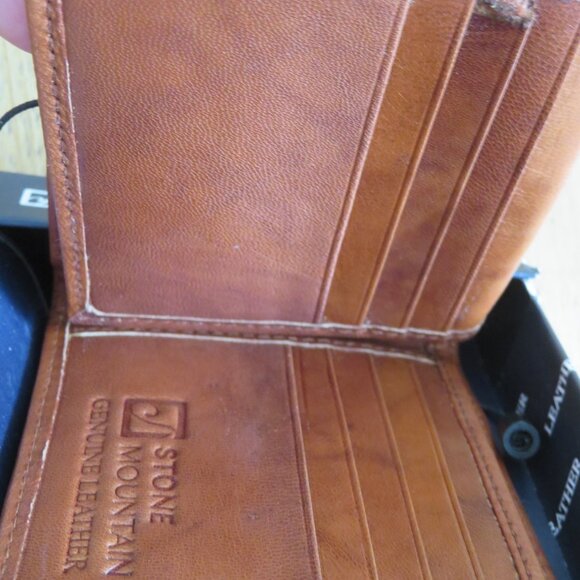 Stone Mountain Full Grain Leather Men's Wallet with RFID protection 12 card slot - Picture 3 of 7